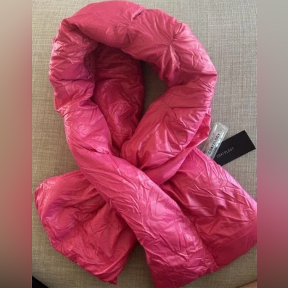 Coatology- Women’s Fushia Down Scarf With Matching Mini Travel Pouch-NWT